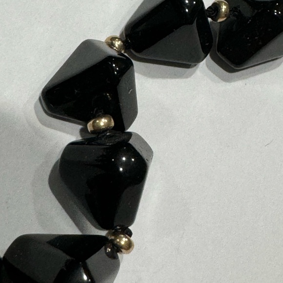 Black onyx pyramid beads- 12mm - with 14k accents & fishhook clasp - Picture 4 of 4